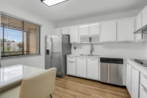 170 Lakeview Drive Weston FL 33326