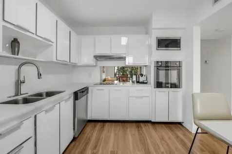 170 Lakeview Drive Weston FL 33326
