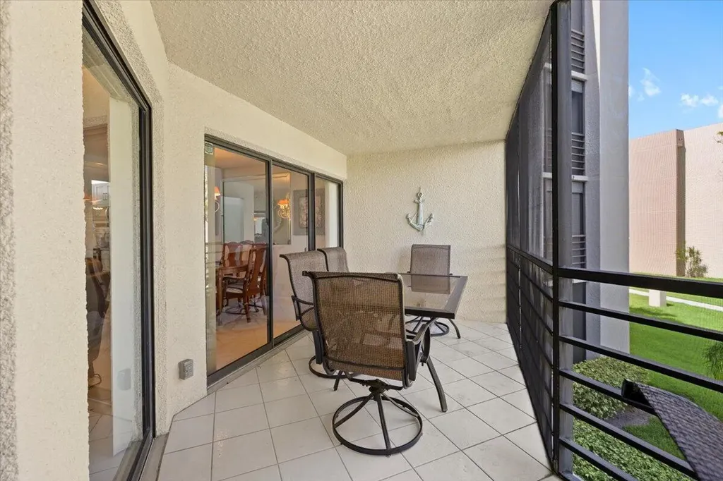 5851 Camino Del Sol Boca Raton FL 33433