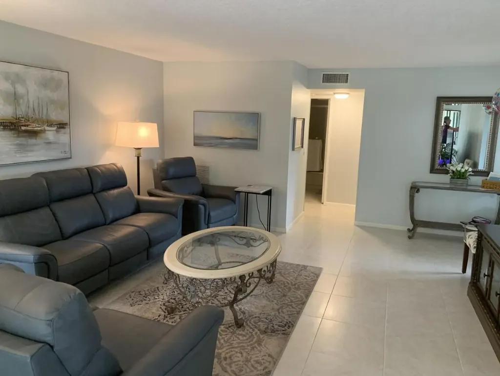 5851 Camino Del Sol Boca Raton FL 33433