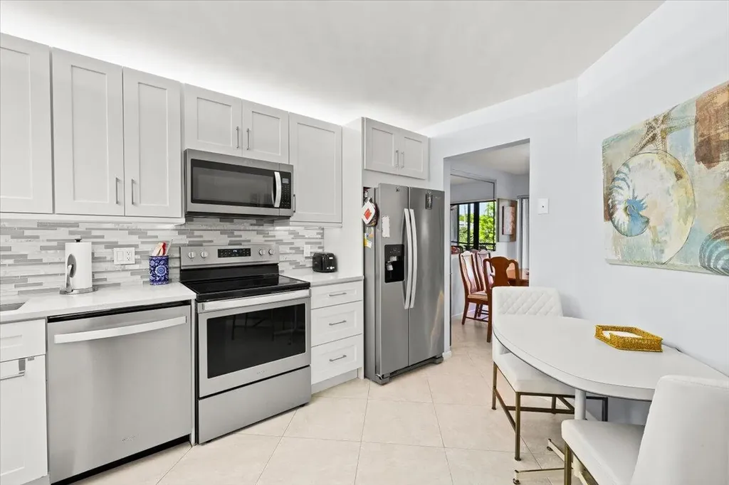 5851 Camino Del Sol Boca Raton FL 33433