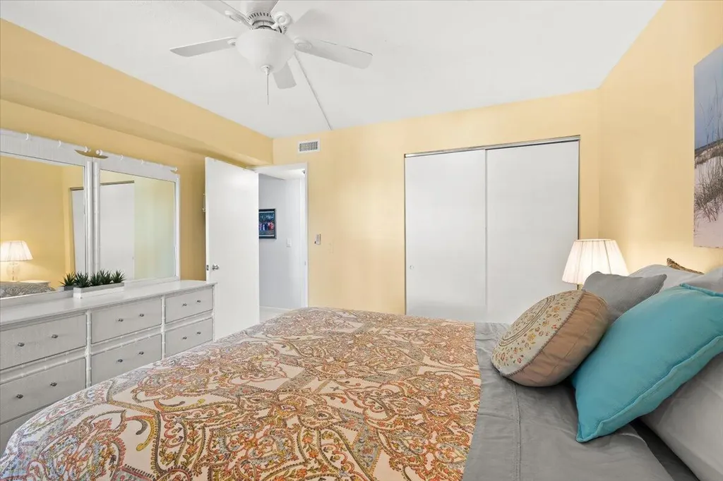 5851 Camino Del Sol Boca Raton FL 33433