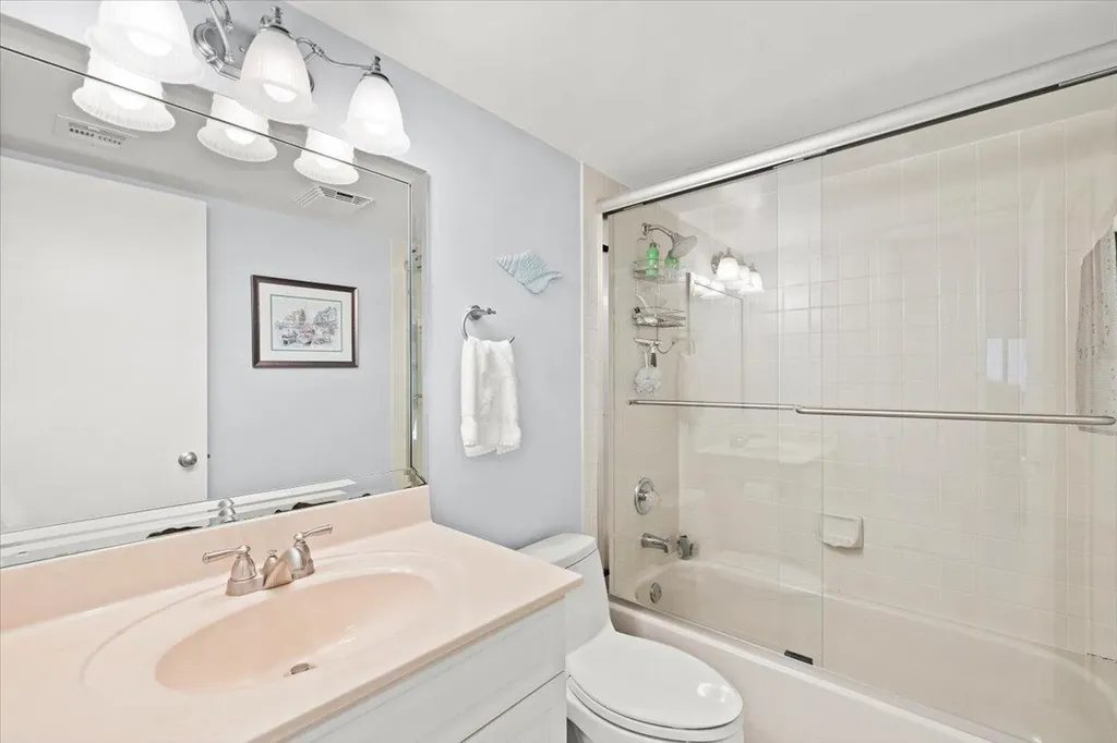 5851 Camino Del Sol Boca Raton FL 33433