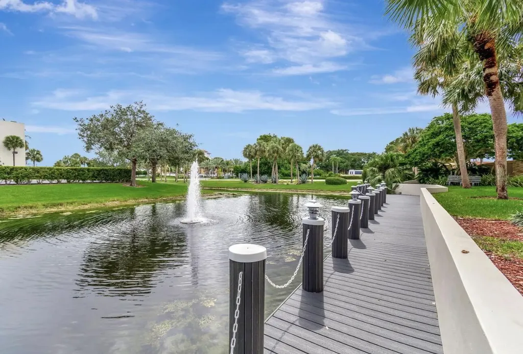 5851 Camino Del Sol Boca Raton FL 33433