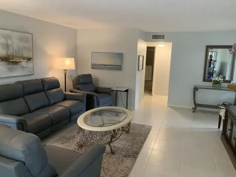 5851 Camino Del Sol Boca Raton FL 33433