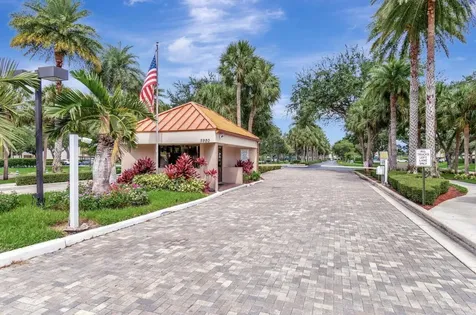 5851 Camino Del Sol Boca Raton FL 33433