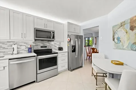 5851 Camino Del Sol Boca Raton FL 33433