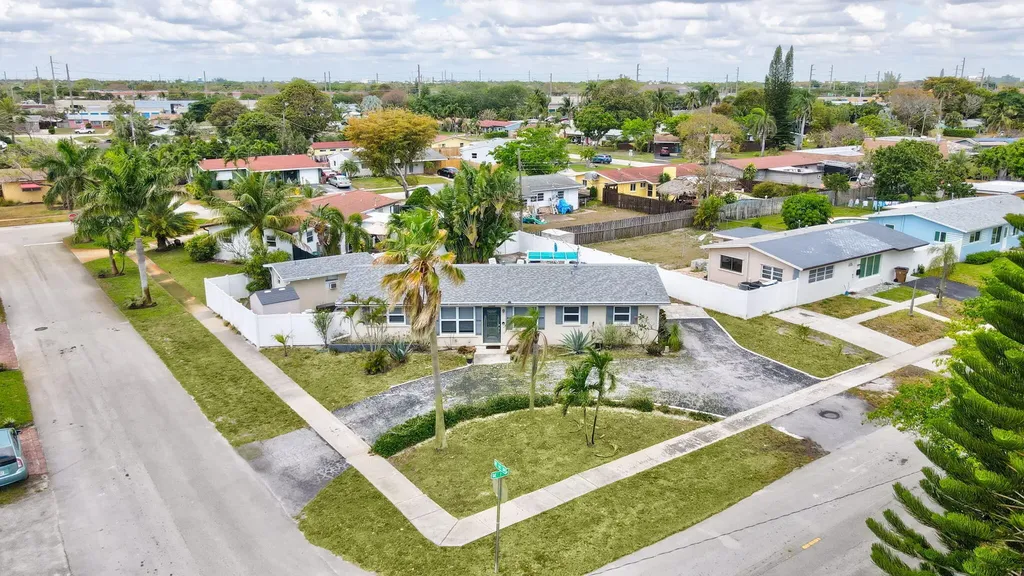 1325 SE 1st Avenue Deerfield Beach FL 33441