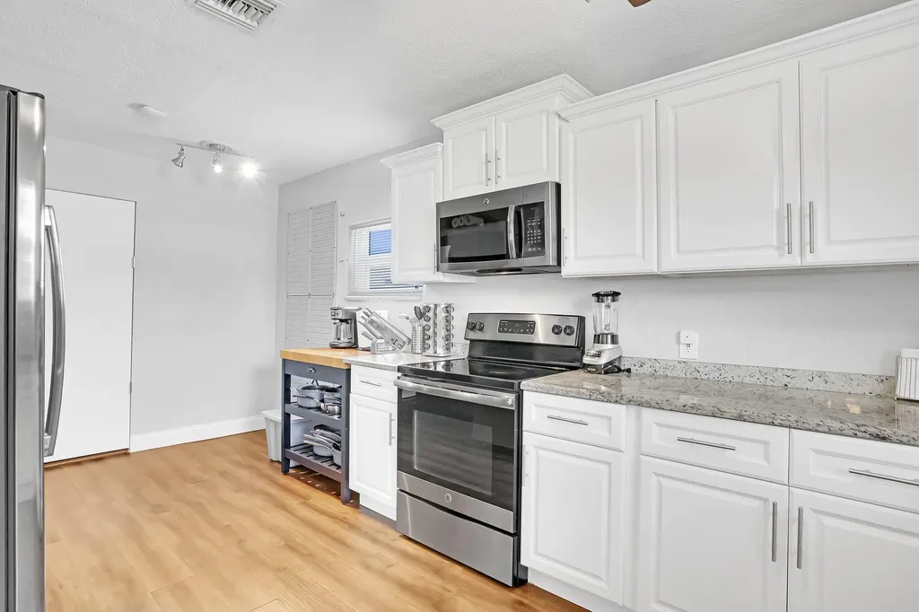 1325 SE 1st Avenue Deerfield Beach FL 33441