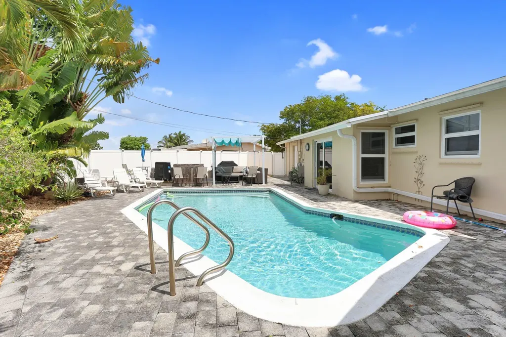 1325 SE 1st Avenue Deerfield Beach FL 33441