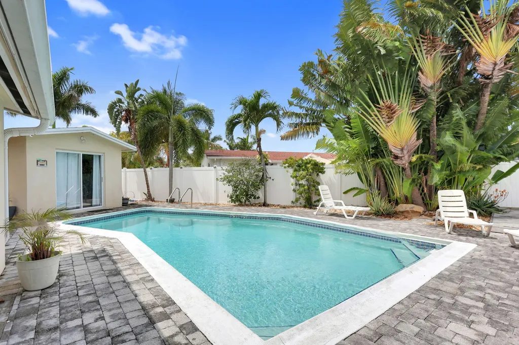 1325 SE 1st Avenue Deerfield Beach FL 33441