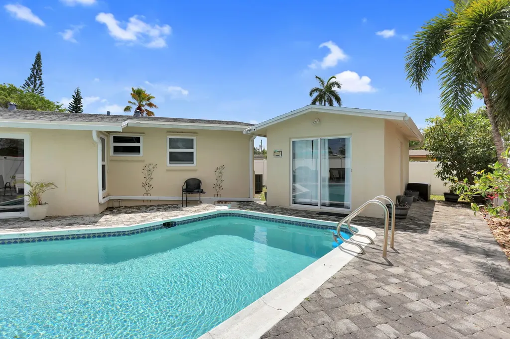 1325 SE 1st Avenue Deerfield Beach FL 33441