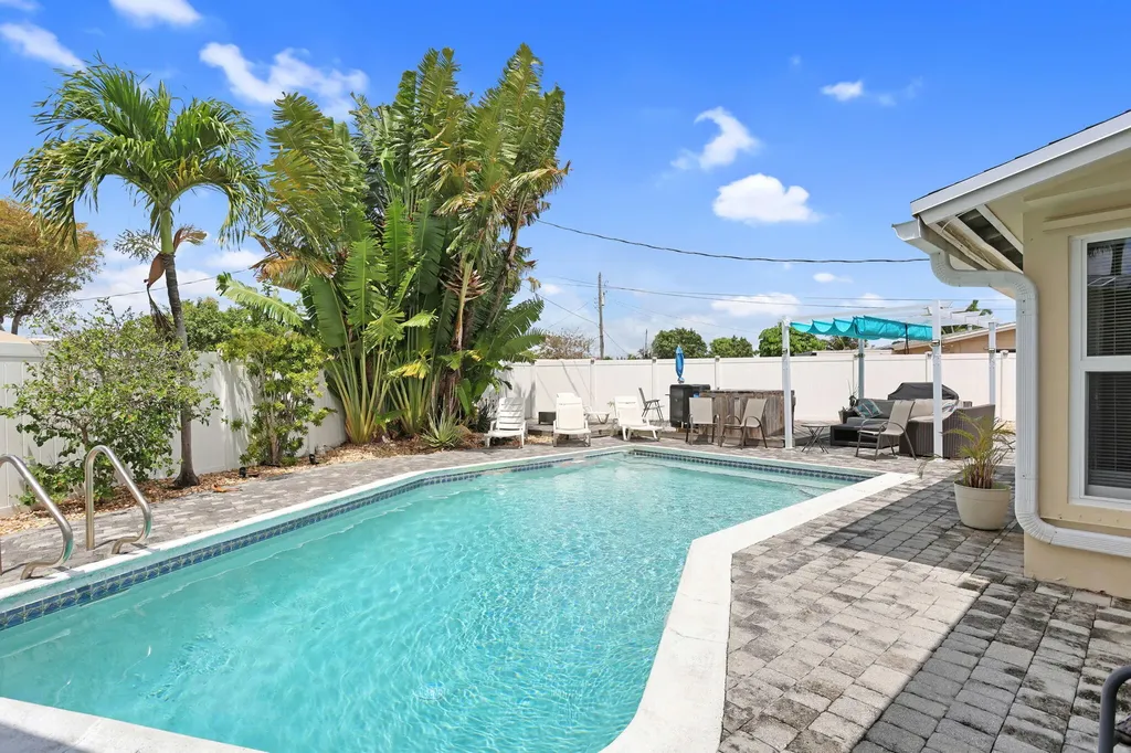 1325 SE 1st Avenue Deerfield Beach FL 33441