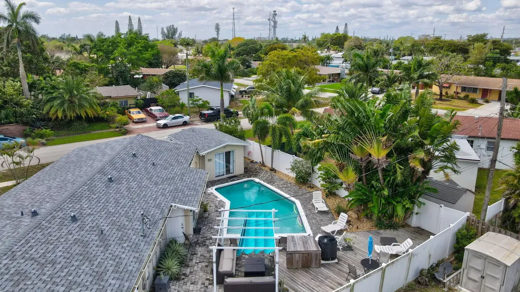 1325 SE 1st Avenue Deerfield Beach FL 33441