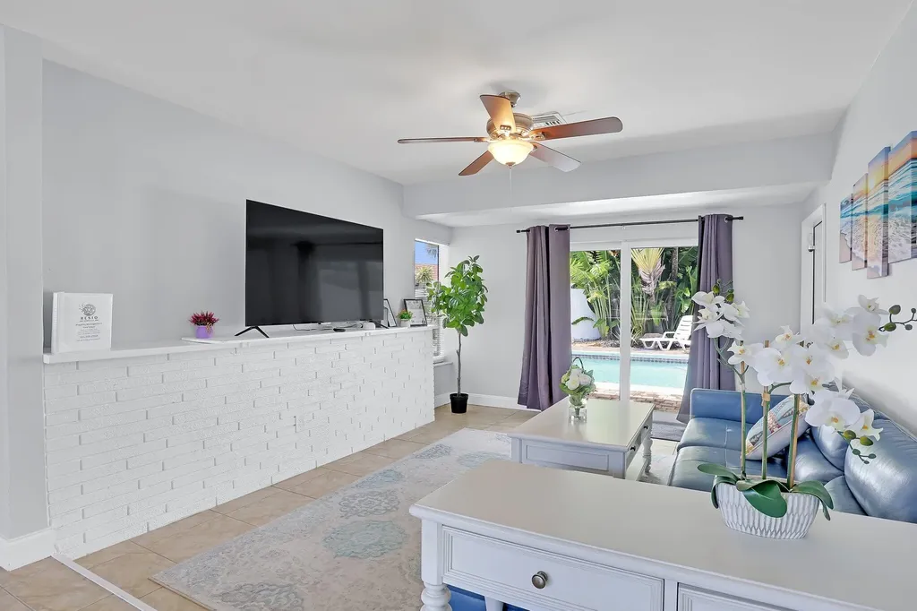 1325 SE 1st Avenue Deerfield Beach FL 33441