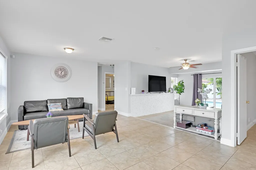 1325 SE 1st Avenue Deerfield Beach FL 33441