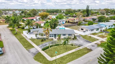 1325 SE 1st Avenue Deerfield Beach FL 33441