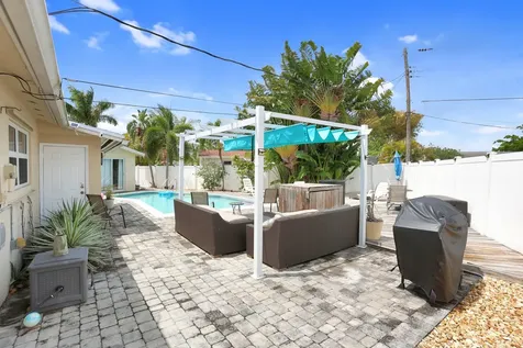 1325 SE 1st Avenue Deerfield Beach FL 33441