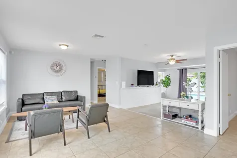 1325 SE 1st Avenue Deerfield Beach FL 33441