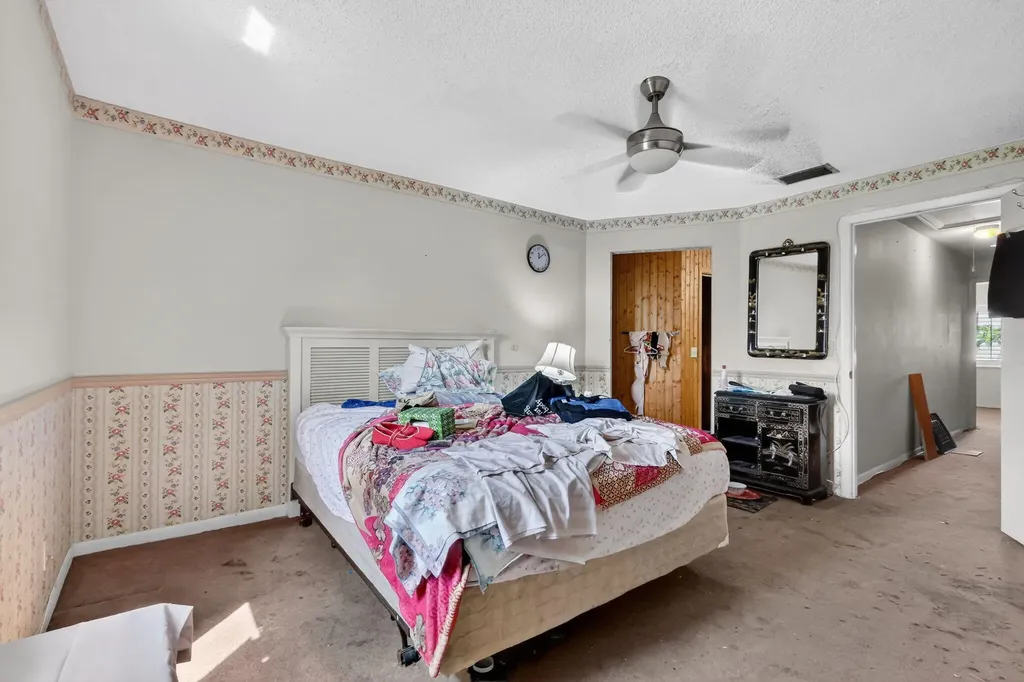 2641 W Gately Drive W West Palm Beach FL 33415