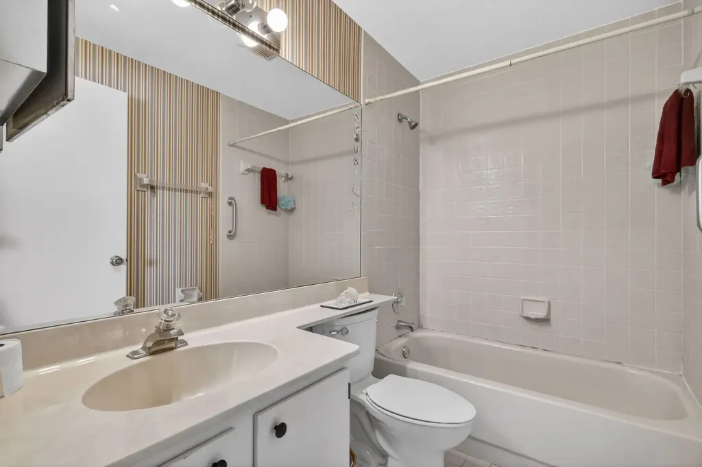 2641 W Gately Drive W West Palm Beach FL 33415