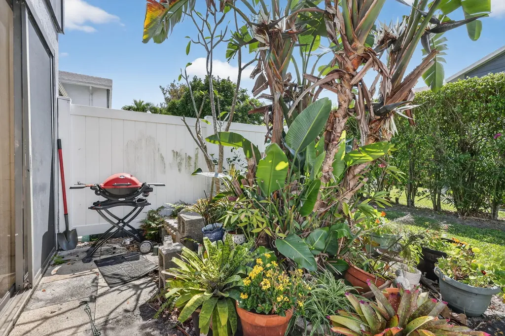 2641 W Gately Drive W West Palm Beach FL 33415