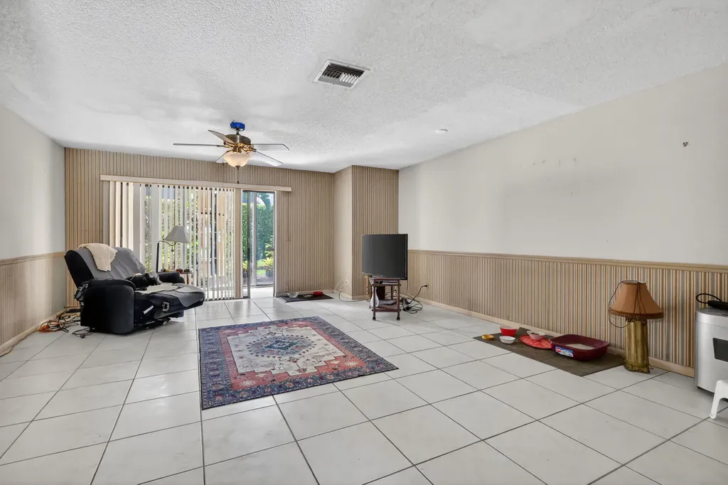 2641 W Gately Drive W West Palm Beach FL 33415