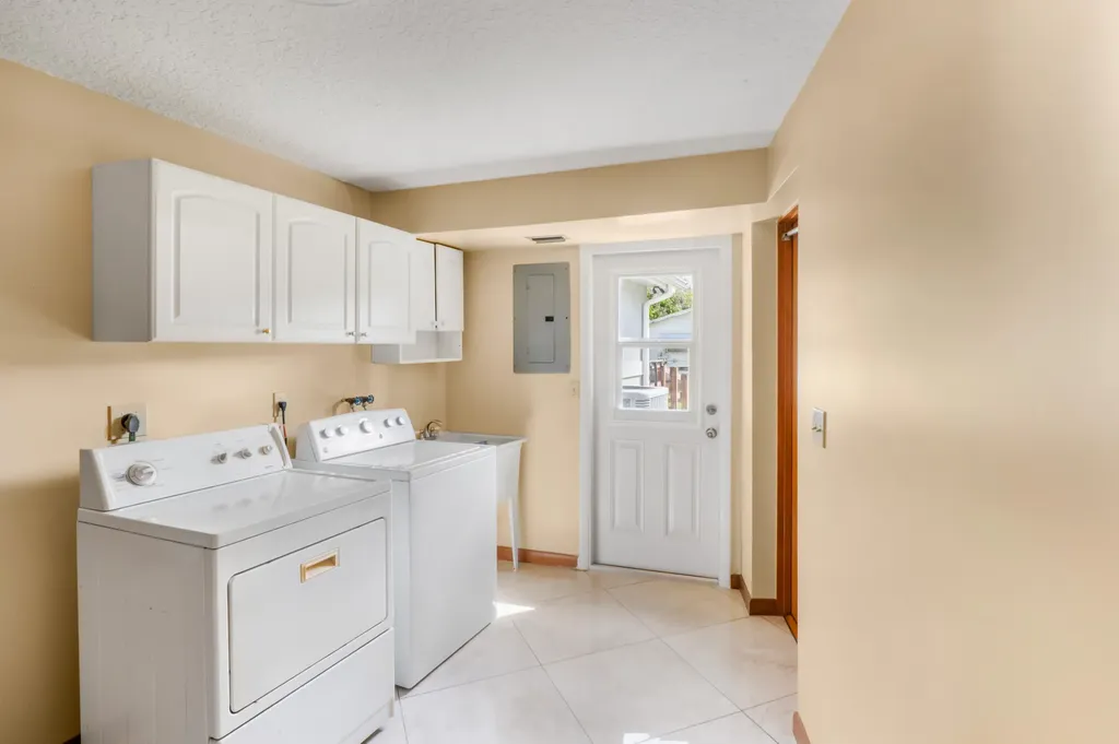 14035 SW 20th Street Davie FL 33325