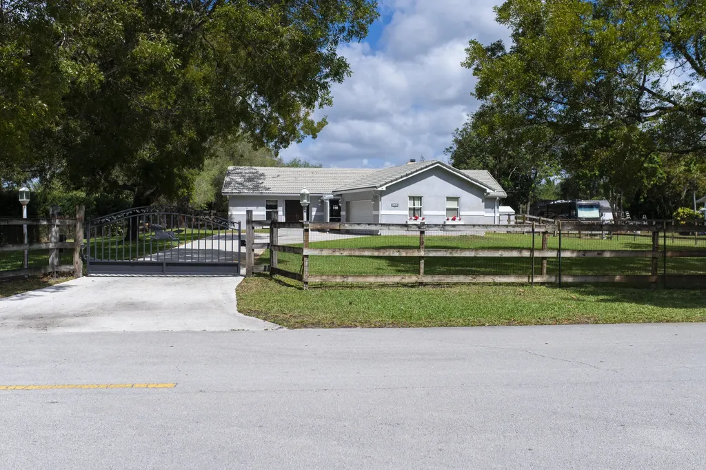 14035 SW 20th Street Davie FL 33325