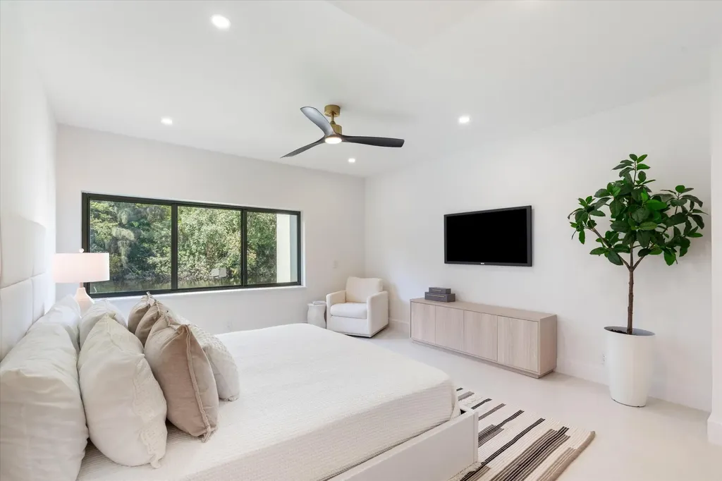 911 Mockingbird Lane Plantation FL 33324