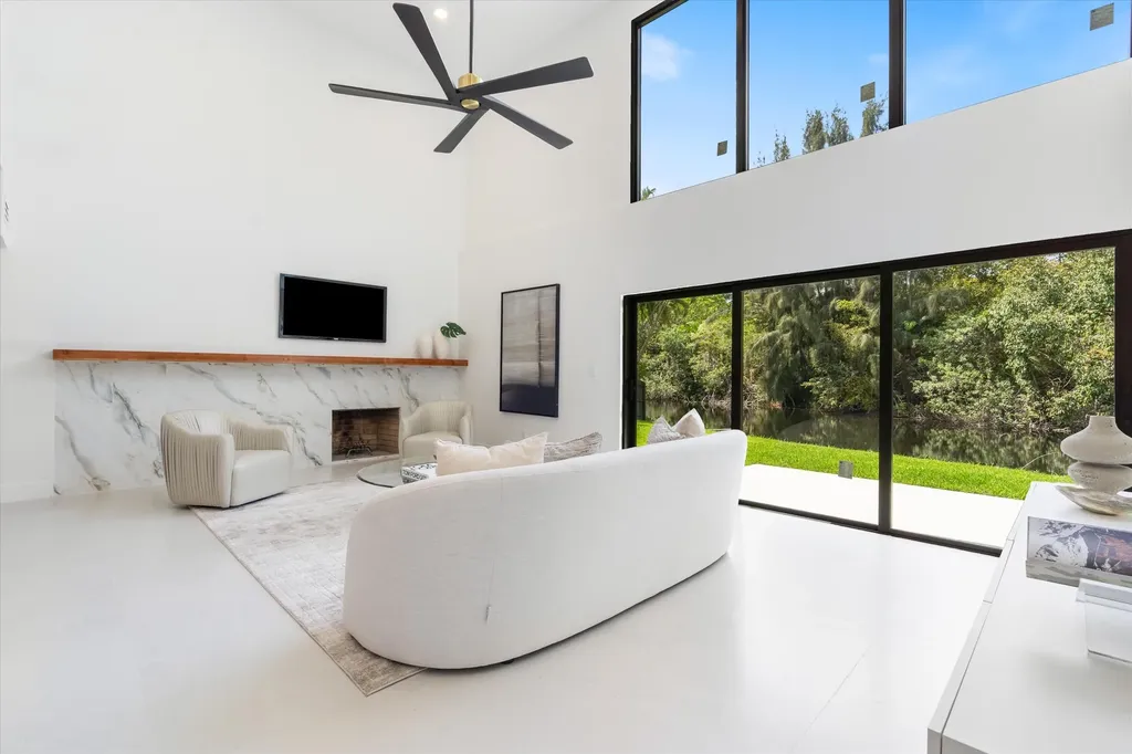 911 Mockingbird Lane Plantation FL 33324
