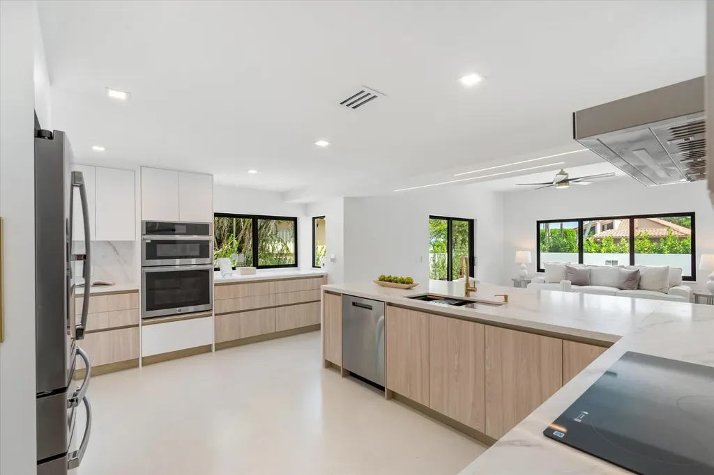 911 Mockingbird Lane Plantation FL 33324