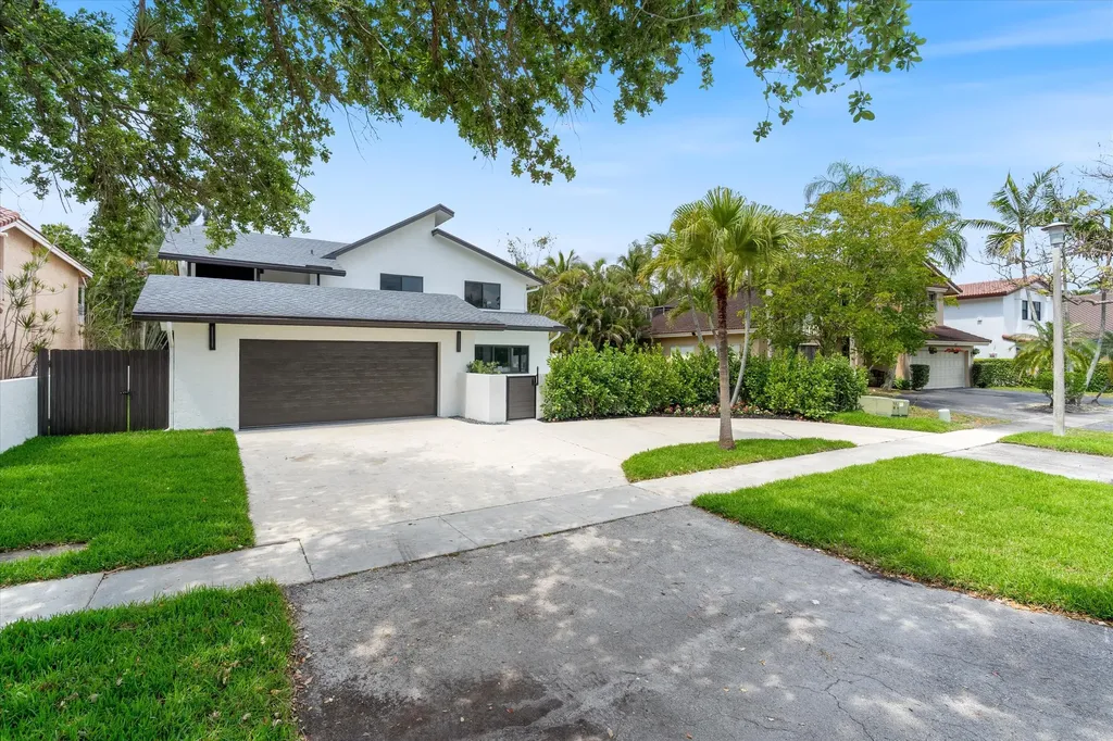 911 Mockingbird Lane Plantation FL 33324