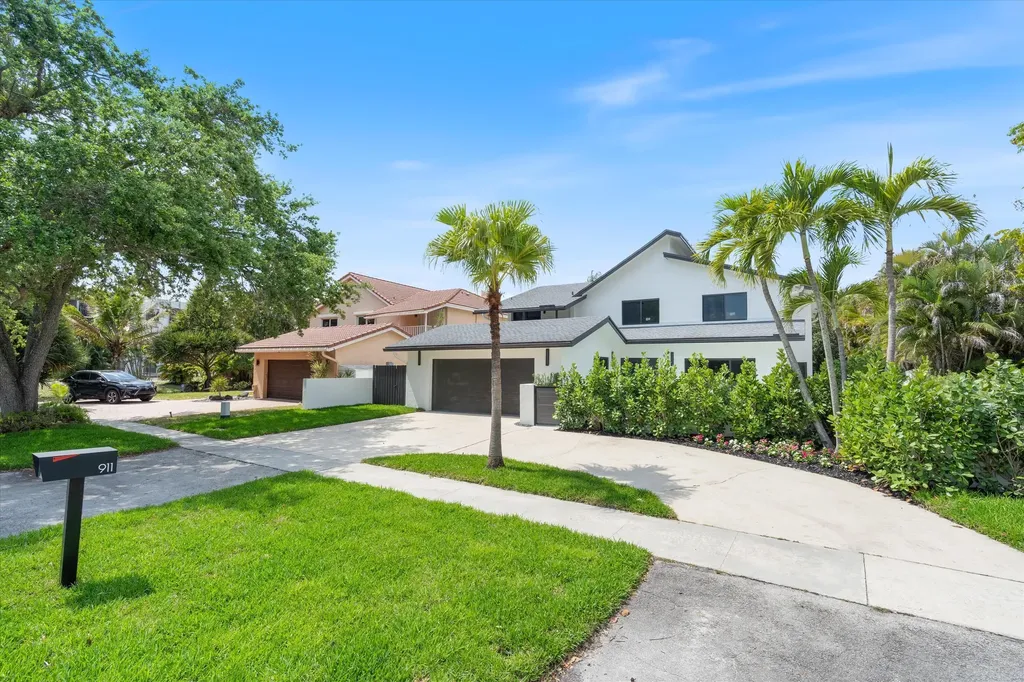 911 Mockingbird Lane Plantation FL 33324
