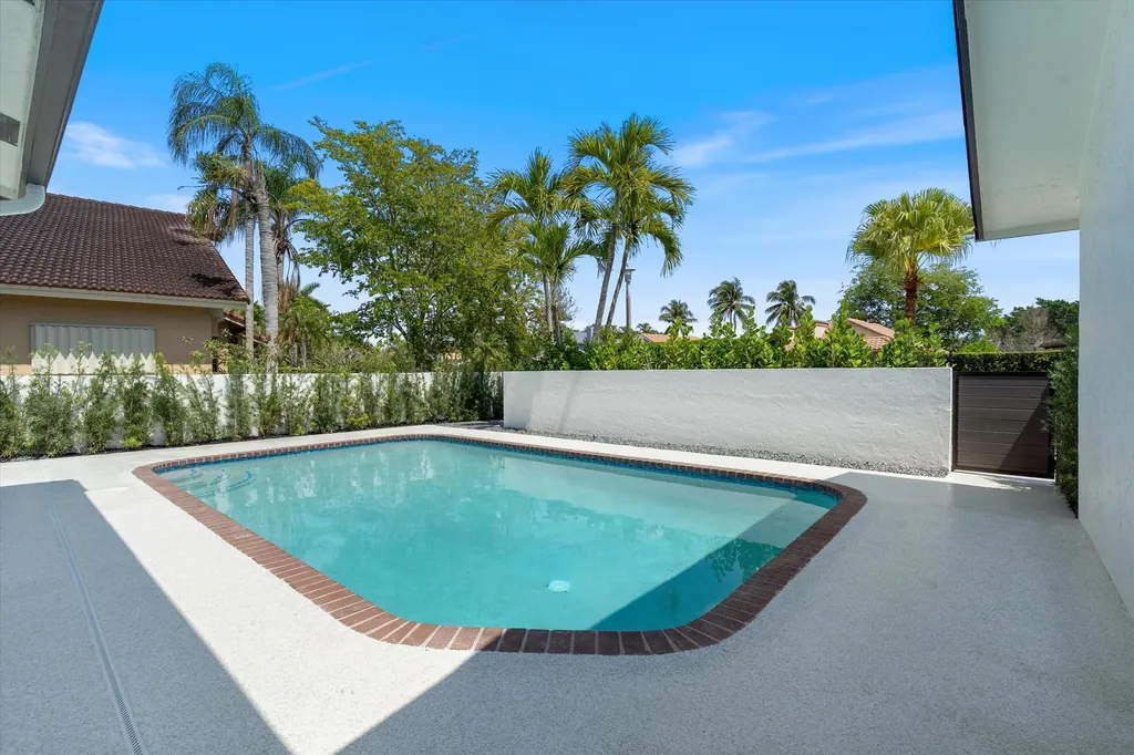 911 Mockingbird Lane Plantation FL 33324