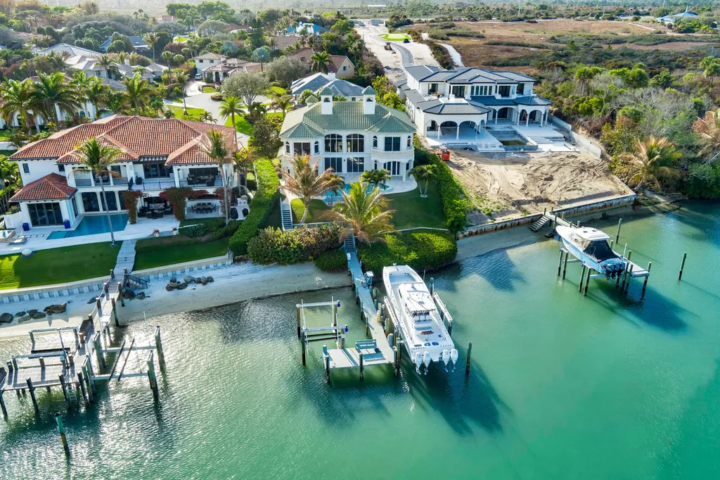 17129 SE Limerick Court Tequesta FL 33469
