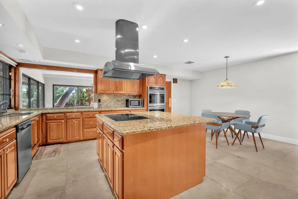 5820 SW 37th Terrace Fort Lauderdale FL 33312