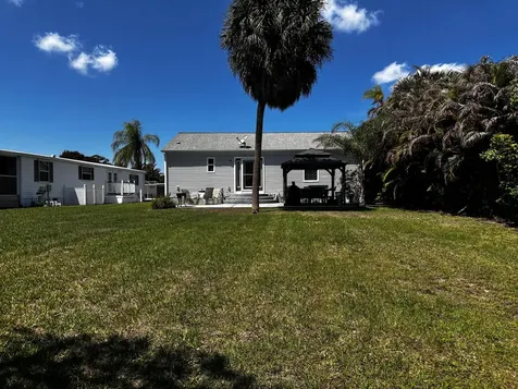 7921 SE Paradise Drive Stuart FL 34997