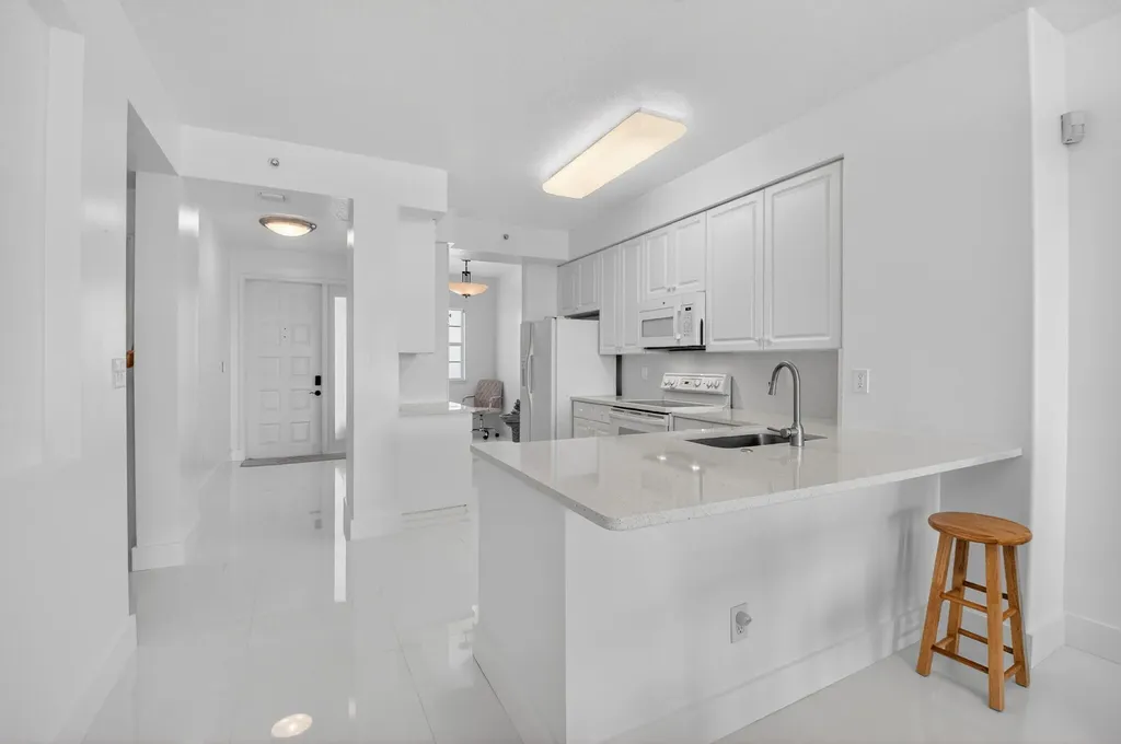 22703 Camino Del Mar Boca Raton FL 33433