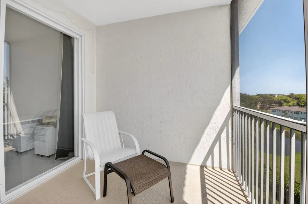 22703 Camino Del Mar Boca Raton FL 33433
