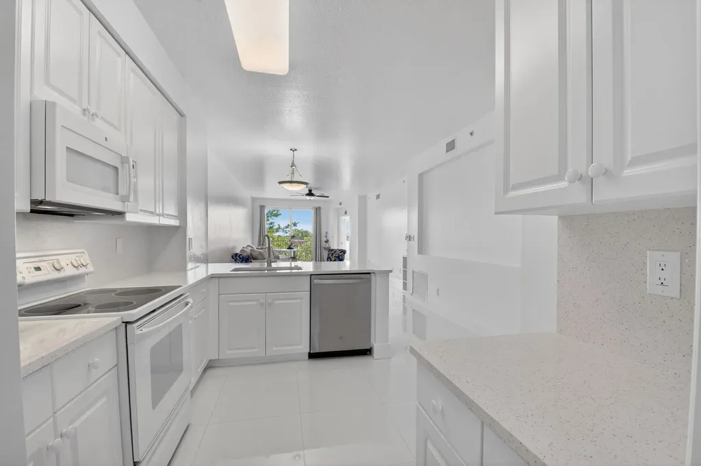 22703 Camino Del Mar Boca Raton FL 33433