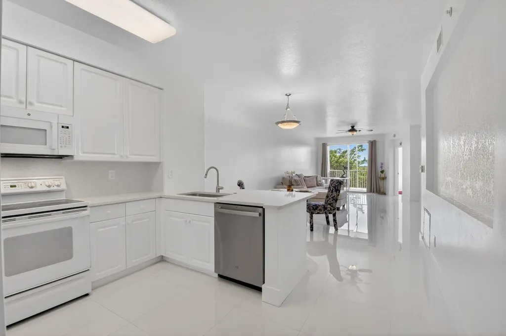 22703 Camino Del Mar Boca Raton FL 33433