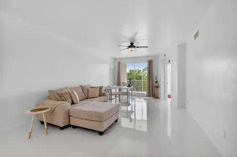 22703 Camino Del Mar Boca Raton FL 33433