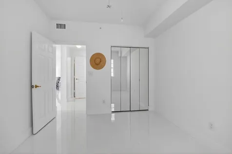 22703 Camino Del Mar Boca Raton FL 33433