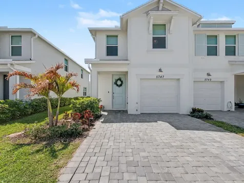 5747 SE Edgewater Circle Stuart FL 34997