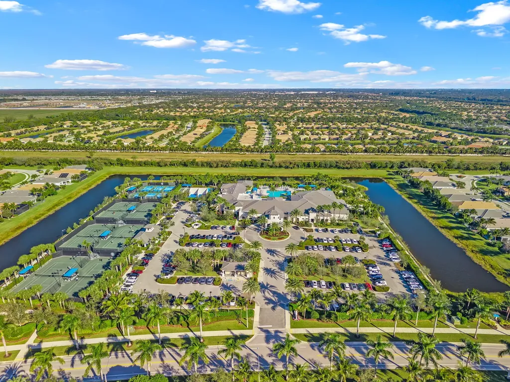 12882 Granite Mountain Pass Boynton Beach FL 33473