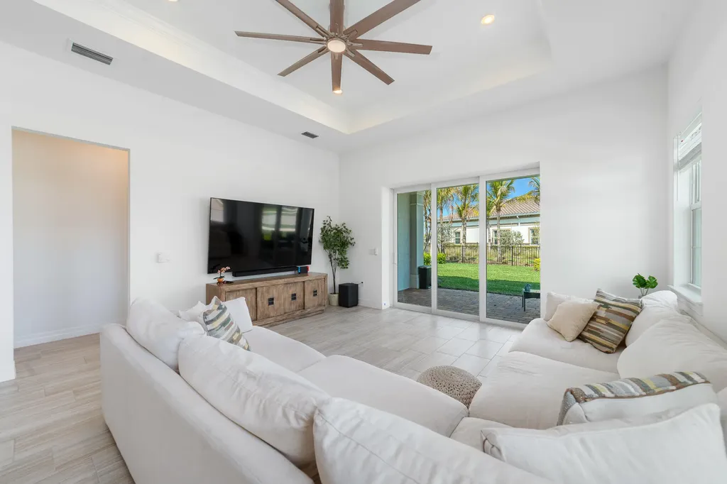 12305 Frontline Lane Palm Beach Gardens FL 33412
