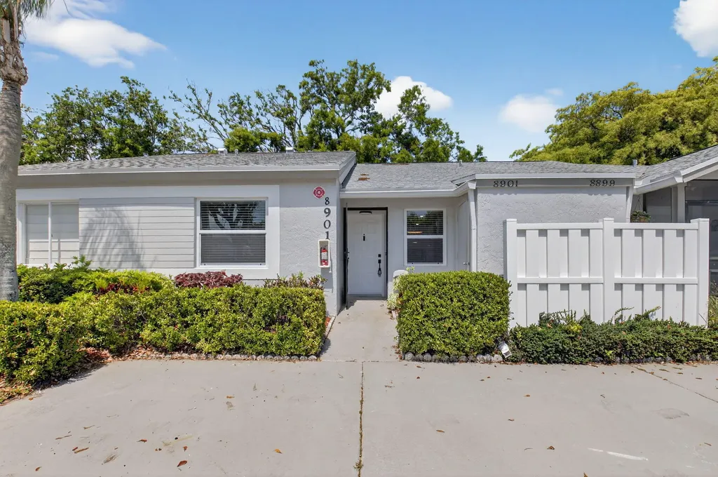 8901 Windtree Street Boca Raton FL 33496