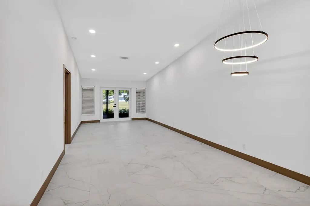 8901 Windtree Street Boca Raton FL 33496