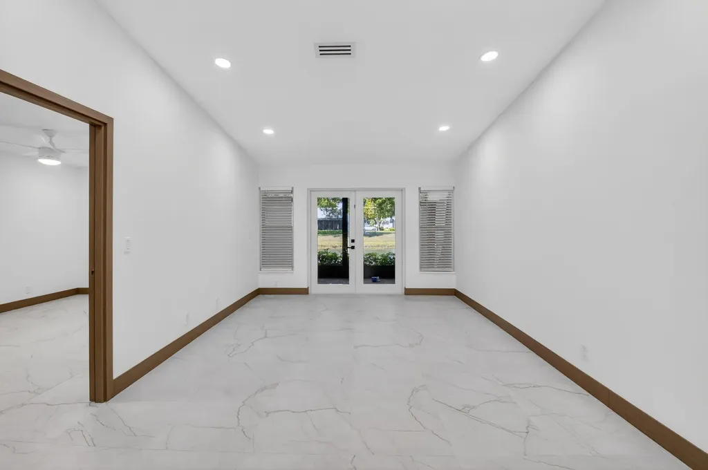 8901 Windtree Street Boca Raton FL 33496